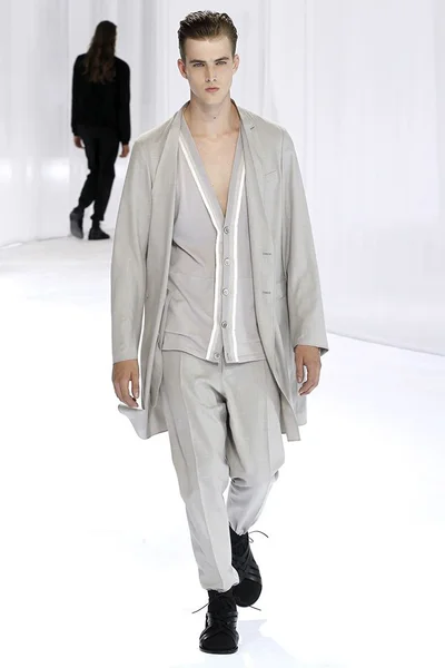 Look 30